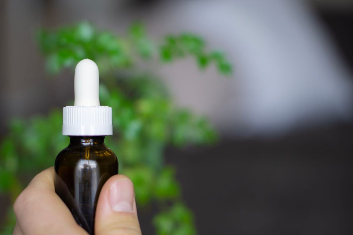 Huiles et gummies au CBD rappelés pour excès de THC : ce que disent les fiches RappelConso